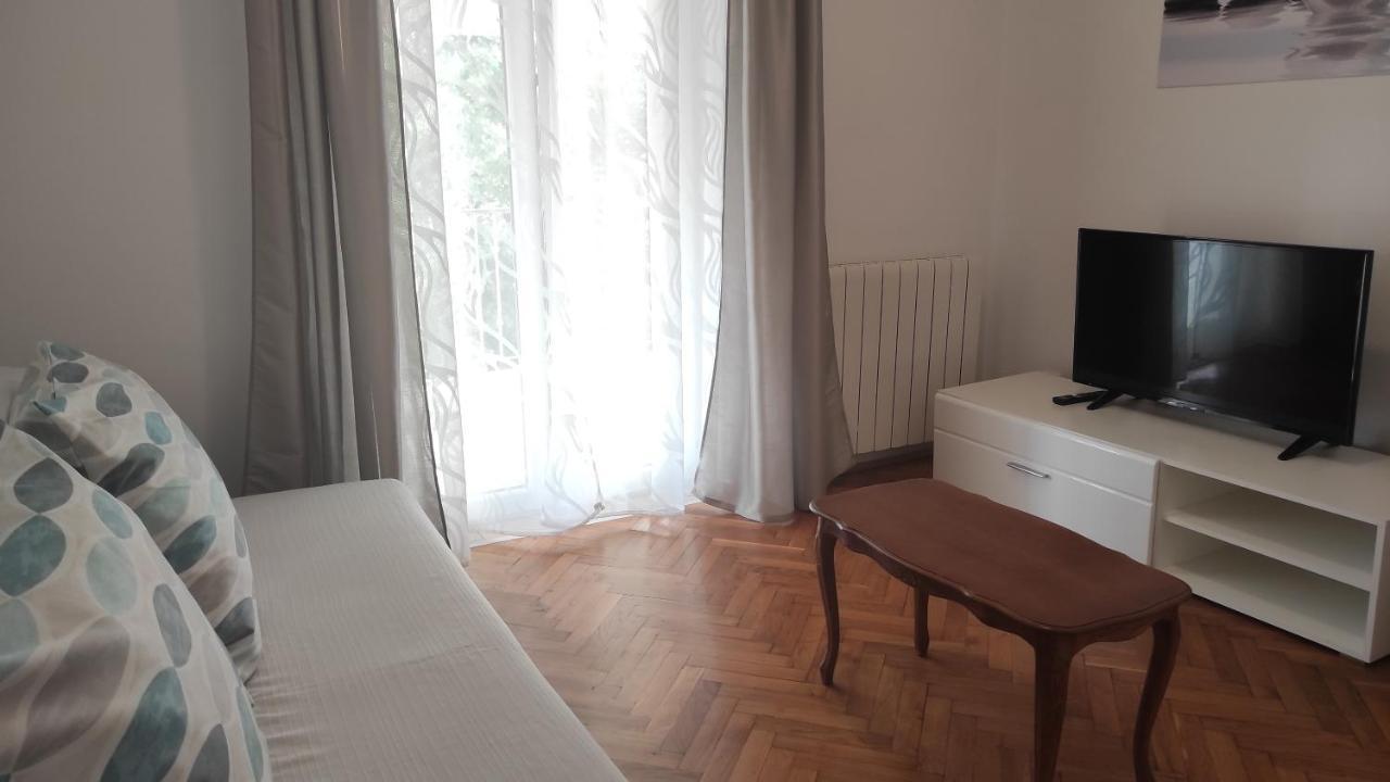 App Karmen With Free Parkig Apartment Porec Exterior photo